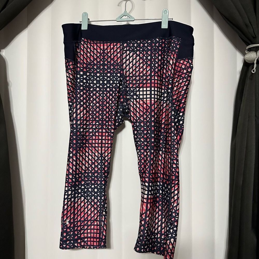 Under Armour yoga knee length pants , Navy/Coral